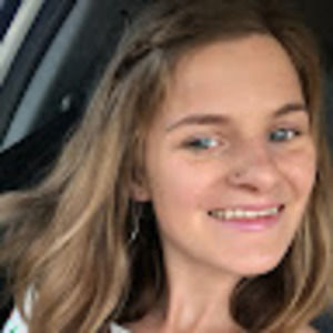 Meet your Posher, Becca